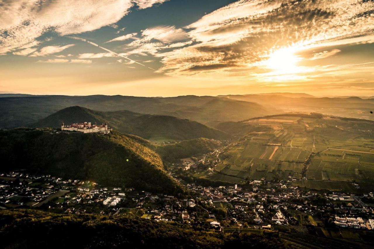 Gaestehaus Benediktinerstift Goettweig - Bed & Breakfast Monastery Bed & Breakfast Furth bei Gottweig Exterior foto