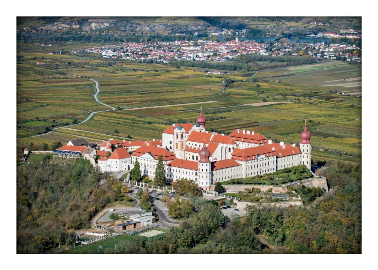 Gaestehaus Benediktinerstift Goettweig - Bed & Breakfast Monastery Bed & Breakfast Furth bei Gottweig Exterior foto